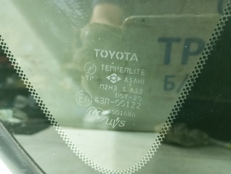 Стекло в кузов заднее правое RAV 4 2005-2016 A30 2.2 diesel 2ADFHV