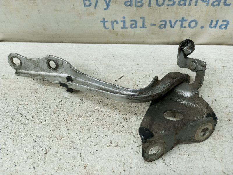 Петля капота правая RAV 4 2005-2016 A30 2.2 diesel 2ADFHV Петля капота правая RAV 4 2005-2016 A30 2.2 diesel 2ADFHV