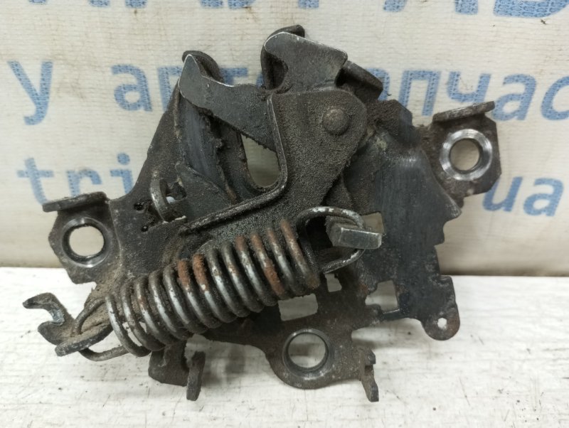 Запчасть замок капота Toyota RAV 4 2005-2016 A30 2.2 diesel 2ADFHV 5351042070 Б/У Замок капота Toyota RAV 4 2005-2016 A30 2.2 diesel 2ADFHV 5351042070 Б/У