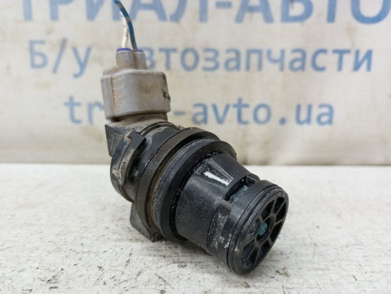 Насос омывателя стекла Toyota RAV 4 A30 2.2 diesel 2ADFHV Насос омывателя стекла Toyota RAV 4 A30 2.2 diesel 2ADFHV