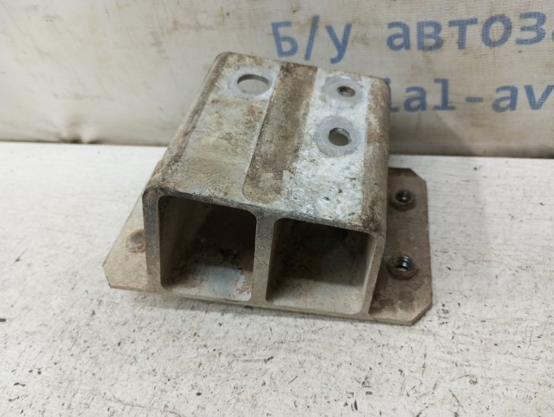 Кронштейн усилителя заднего бампера левый RAV 4 2005-2016 A30 2.2 diesel 2ADFHV