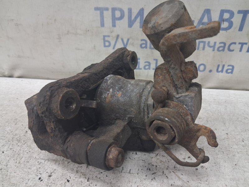 Суппорт задний правый Picanto 2003-2011 FL 1.1 Суппорт задний правый Picanto 2003-2011 FL 1.1