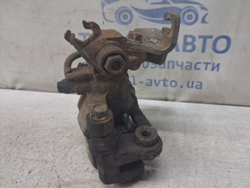 Суппорт задний левый Picanto 2003-2011 FL 1.1 Суппорт задний левый Picanto 2003-2011 FL 1.1