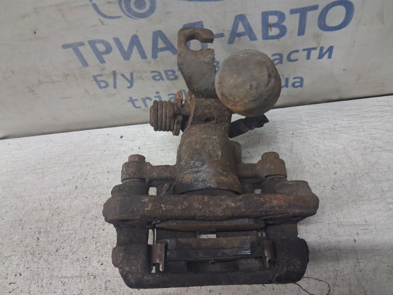 Суппорт задний левый Picanto 2003-2011 FL 1.1 Суппорт задний левый Picanto 2003-2011 FL 1.1