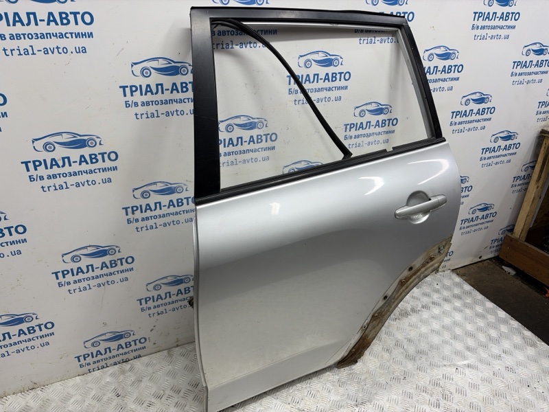 Дверь задняя левая Toyota RAV 4 A30 2.2 diesel 2ADFHV Дверь задняя левая Toyota RAV 4 A30 2.2 diesel 2ADFHV