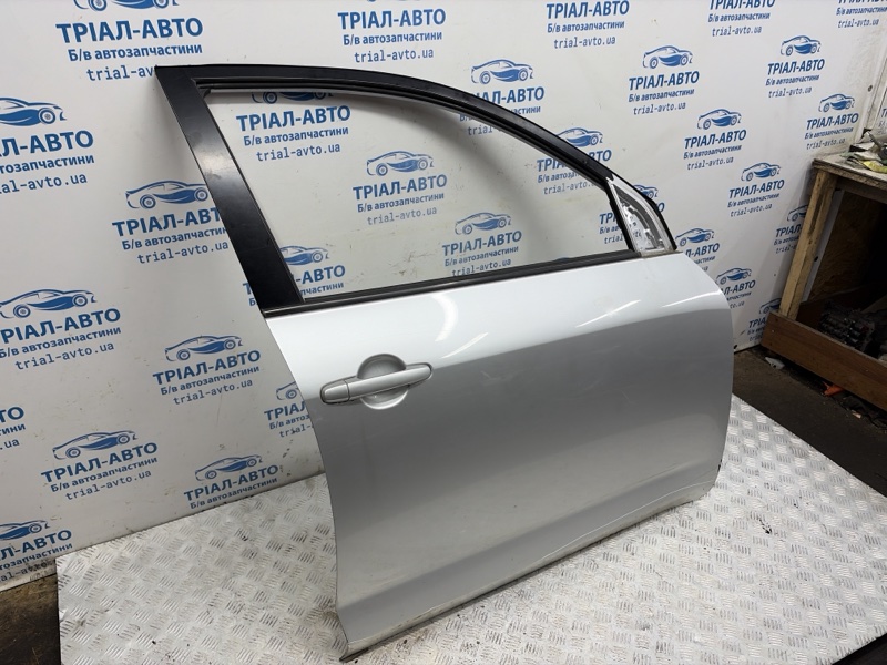 Дверь передняя правая Toyota RAV 4 A30 2.2 diesel 2ADFHV Дверь передняя правая Toyota RAV 4 A30 2.2 diesel 2ADFHV