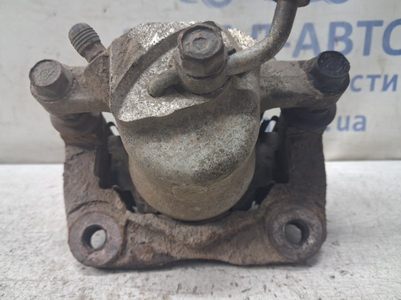 Суппорт задний правый Toyota RAV 4 A30 2.2 diesel 2ADFHV Суппорт задний правый Toyota RAV 4 A30 2.2 diesel 2ADFHV