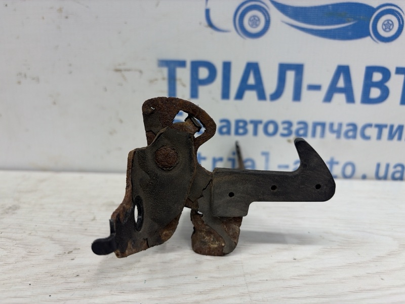 Крюк капота RAV 4 2005-2016 A30 2.2 diesel 2ADFHV Крюк капота RAV 4 2005-2016 A30 2.2 diesel 2ADFHV
