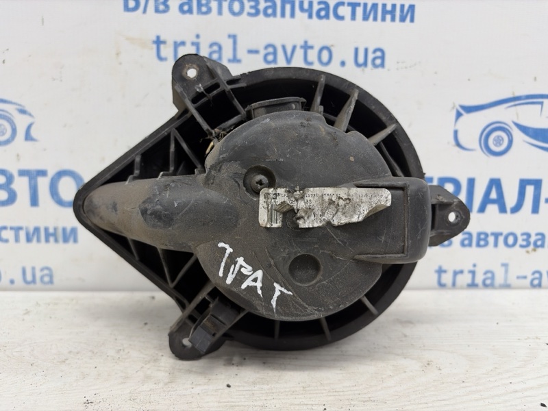 Запчасть вентилятор печки Renault Trafic 2001-2014 FL M9R 7701050310 Б/У Вентилятор печки Renault Trafic 2001-2014 FL M9R 7701050310 Б/У