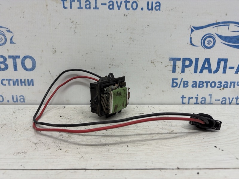 Запчасть резистор печки Renault Trafic 2001-2014 FL M9R 7701050325 Б/У Резистор печки Renault Trafic 2001-2014 FL M9R 7701050325 Б/У