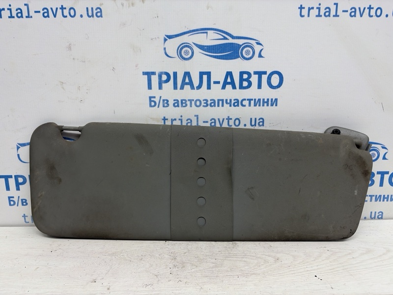 Запчасть козырек солнцезащитный правый Renault Trafic 2001-2014 FL M9R 7701477801 Б/У Козырек солнцезащитный правый Renault Trafic 2001-2014 FL M9R 7701477801 Б/У