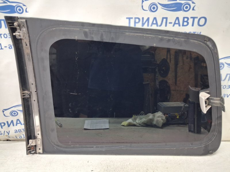 Стекло в кузов заднее правое Mitsubishi Pajero Wagon 4 3.2 Дизель 4M41 Стекло в кузов заднее правое Mitsubishi Pajero Wagon 4 3.2 Дизель 4M41
