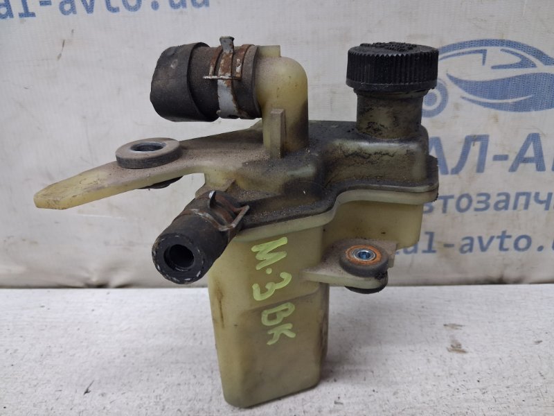 Запчасть бачок гур Mazda 3 2003-2009 BK 1.6 бензин Z6 BN9R-32-690A Б/У Бачок ГУР Mazda 3 2003-2009 BK 1.6 бензин Z6 BN9R-32-690A Б/У