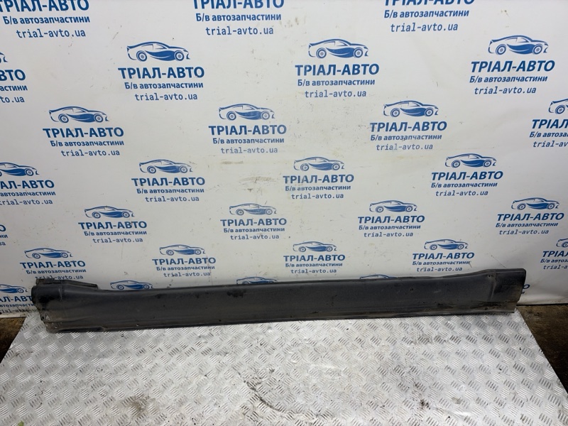 Накладка порога внешняя левая Mitsubishi Pajero Wagon 2006-2022 4 3.2 Дизель 4M41 7405A089 Б/У
