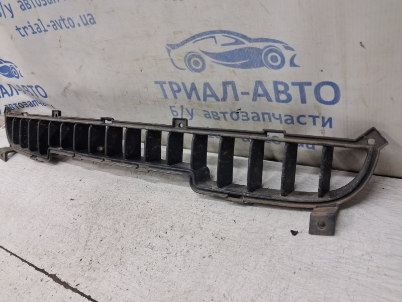 Решетка бампера центральная передняя Sorento 2002-2011 BL 2.5 diesel D4CB Решетка бампера центральная передняя Sorento 2002-2011 BL 2.5 diesel D4CB