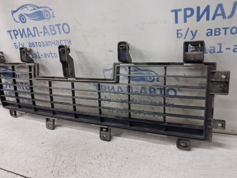 Решетка бампера центральная передняя Pajero Wagon 2006-2022 4 3.2 Дизель 4M41