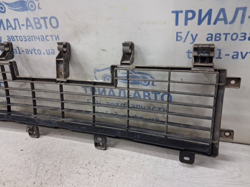 Решетка бампера центральная передняя Pajero Wagon 2006-2022 4 3.2 Дизель 4M41