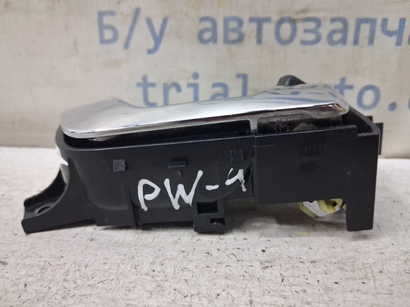 Ручка двери внутреняя задняя правая Pajero Wagon 2006-2022 4 3.2 Дизель 4M41 Ручка двери внутреняя задняя правая Pajero Wagon 2006-2022 4 3.2 Дизель 4M41