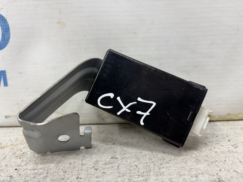 Запчасть блок управления Mazda CX 7 2006-2012 ER 2.2 дизель MZR-CD EH64675DZ Б/У Блок управления Mazda CX 7 2006-2012 ER 2.2 дизель MZR-CD EH64675DZ Б/У