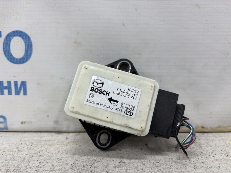 Запчасть датчик ускорения Mazda CX 7 2006-2012 ER 2.2 дизель MZR-CD F189437Y1 Б/У Датчик ускорения Mazda CX 7 2006-2012 ER 2.2 дизель MZR-CD F189437Y1 Б/У