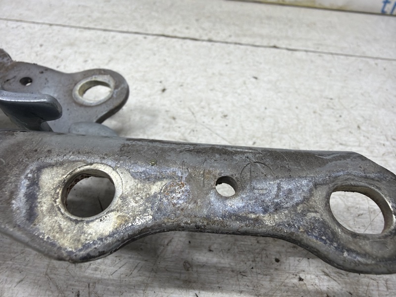 Петля капота левая RX 350 2003-2009 XU30 3.5 Бензин 2GRFE Петля капота левая RX 350 2003-2009 XU30 3.5 Бензин 2GRFE