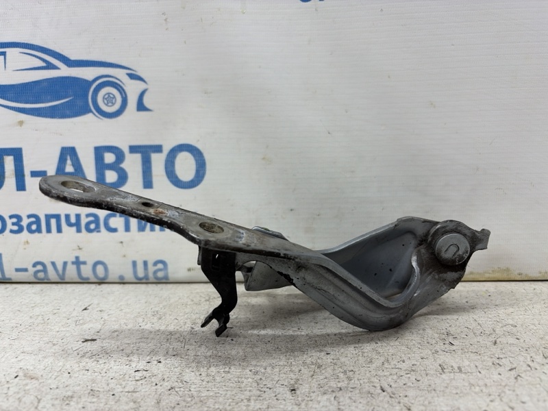 Запчасть петля капота правая Lexus RX 350 2003-2009 XU30 3.5 Бензин 2GRFE 5341048030 Б/У Петля капота правая Lexus RX 350 2003-2009 XU30 3.5 Бензин 2GRFE 5341048030 Б/У