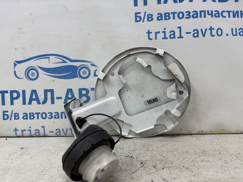 Лючок бака CX 5 2011-2017 KE 2.2 diesel Лючок бака CX 5 2011-2017 KE 2.2 diesel