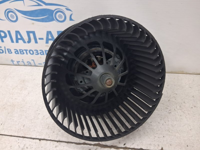 Моторчик печки Kuga 2011-2019 CBS 2.0 diesel Моторчик печки Kuga 2011-2019 CBS 2.0 diesel