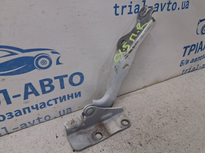 Петля капота правая CX 5 2011-2017 KE 2.2 diesel Петля капота правая CX 5 2011-2017 KE 2.2 diesel