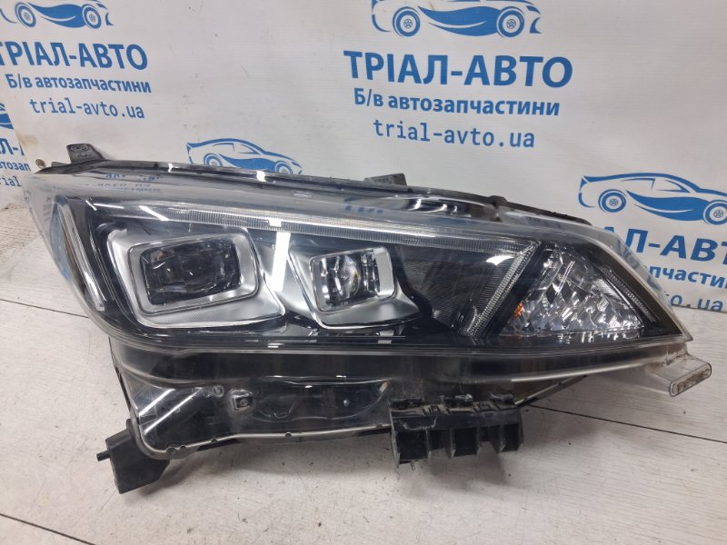 Запчасть фара правая ксенон Nissan Leaf 2017- 260105SJ5A Б/У Фара правая Ксенон Nissan Leaf 2017- 260105SJ5A Б/У