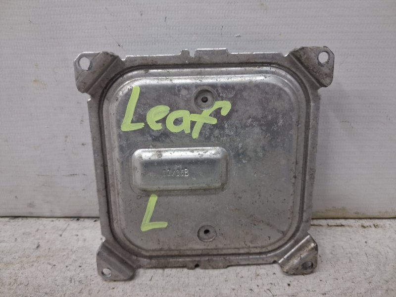 Блок розжига ксеноновой фары левый Leaf 2017- Блок розжига ксеноновой фары левый Leaf 2017-