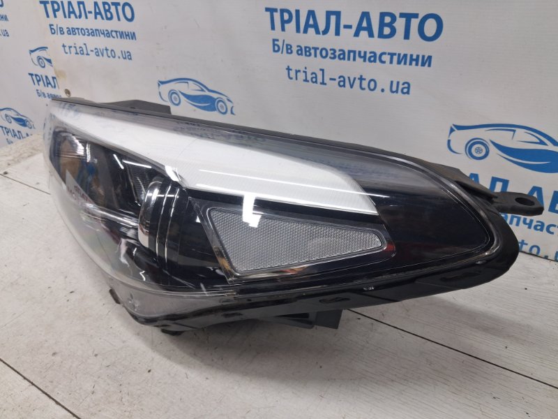 Фара левая Tucson 2015-2021 TL 1.7 diesel D4FD Фара левая Tucson 2015-2021 TL 1.7 diesel D4FD
