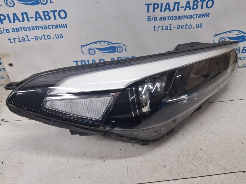 Фара правая Hyundai Tucson TL 1.7 diesel D4FD Фара правая Hyundai Tucson TL 1.7 diesel D4FD
