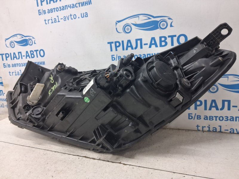 Фара правая Tucson 2015-2021 TL 1.7 diesel D4FD Фара правая Tucson 2015-2021 TL 1.7 diesel D4FD