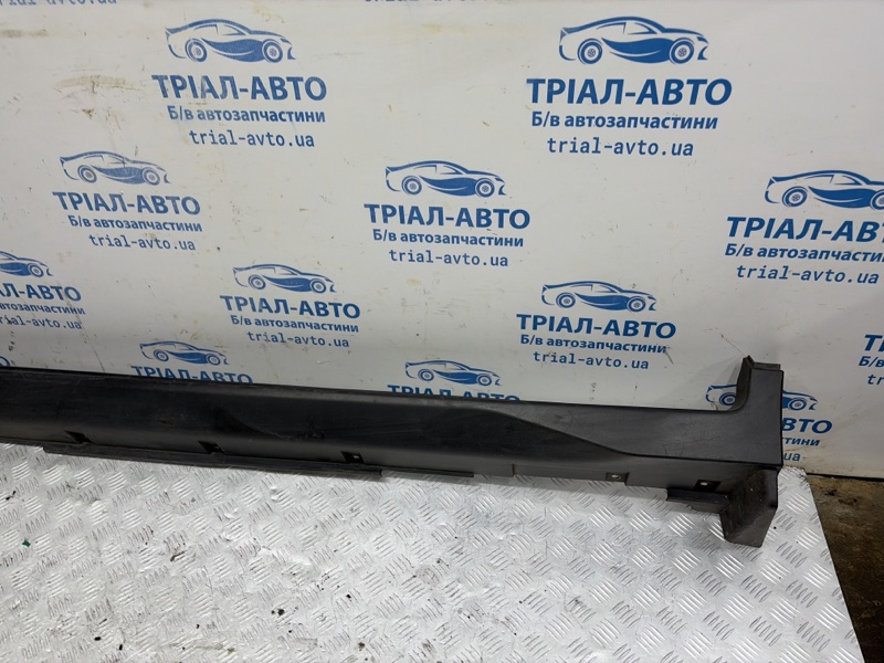 Накладка порога внешняя левая X-Trail 2014-2021 T32 1.6 diesel R9M Накладка порога внешняя левая X-Trail 2014-2021 T32 1.6 diesel R9M