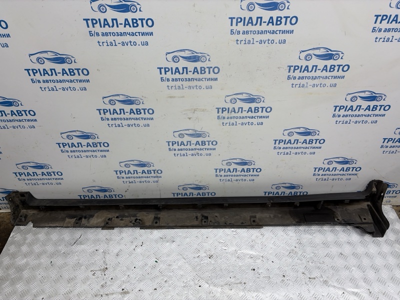 Накладка порога внешняя правая X-Trail 2014-2021 T32 1.6 diesel R9M Накладка порога внешняя правая X-Trail 2014-2021 T32 1.6 diesel R9M