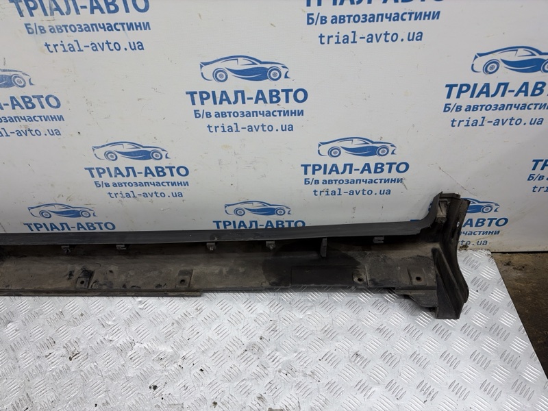Накладка порога внешняя правая X-Trail 2014-2021 T32 1.6 diesel R9M Накладка порога внешняя правая X-Trail 2014-2021 T32 1.6 diesel R9M