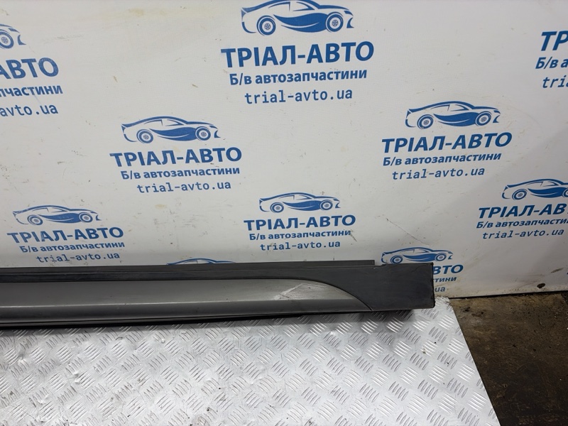 Накладка порога внешняя правая Tucson 2015-2021 TL 1.7 diesel D4FD Накладка порога внешняя правая Tucson 2015-2021 TL 1.7 diesel D4FD