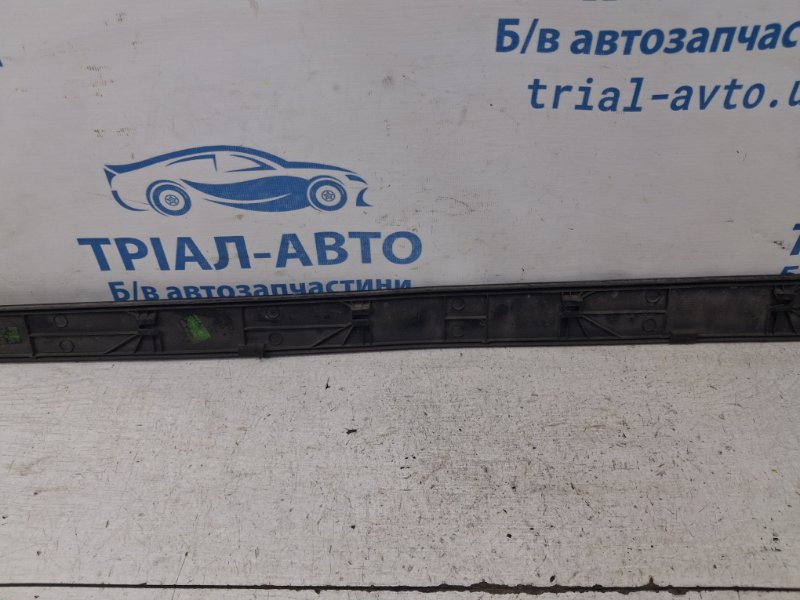 Накладка двери передняя правая Tucson 2015-2021 TL 1.7 diesel D4FD Накладка двери передняя правая Tucson 2015-2021 TL 1.7 diesel D4FD