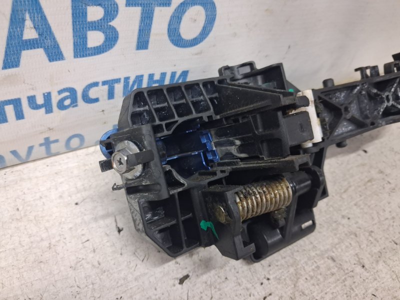 Ручка двери внешняя передняя левая Hyundai Tucson TL 1.7 diesel D4FD Ручка двери внешняя передняя левая Hyundai Tucson TL 1.7 diesel D4FD