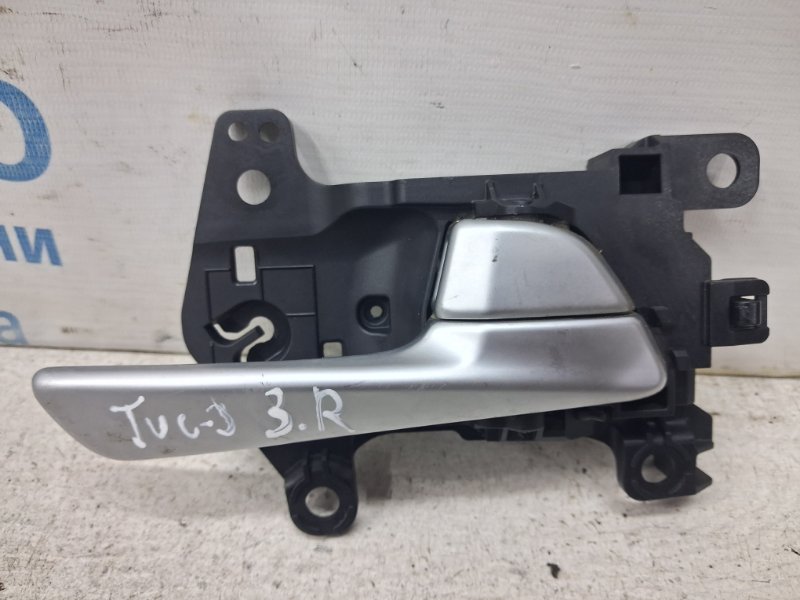 Запчасть ручка двери внутреняя задняя правая Hyundai Tucson 2015-2021 TL 1.7 diesel D4FD 83620D7000NS5 Б/У Ручка двери внутреняя задняя правая Hyundai Tucson 2015-2021 TL 1.7 diesel D4FD 83620D7000NS5 Б/У