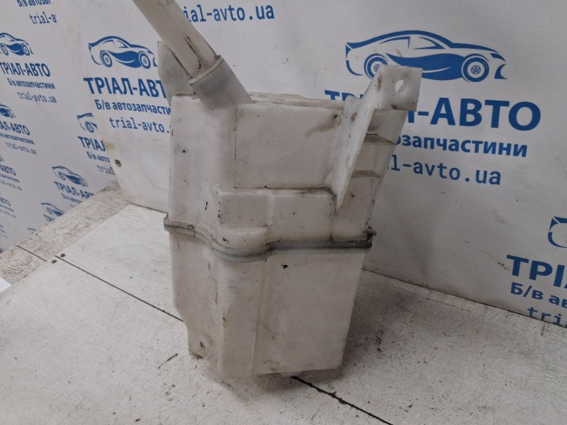Бачок омывателя X-Trail 2014-2021 T32 1.6 diesel R9M Бачок омывателя X-Trail 2014-2021 T32 1.6 diesel R9M