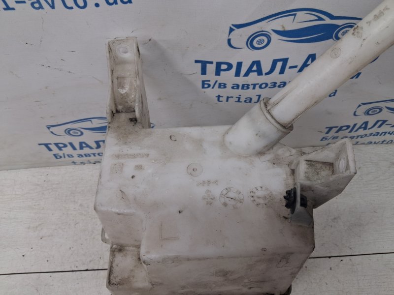 Бачок омывателя X-Trail 2014-2021 T32 1.6 diesel R9M Бачок омывателя X-Trail 2014-2021 T32 1.6 diesel R9M