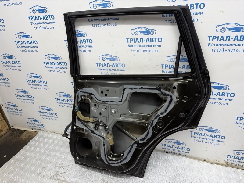 Дверь задняя правая X-Trail 2014-2021 T32 1.6 diesel R9M Дверь задняя правая X-Trail 2014-2021 T32 1.6 diesel R9M