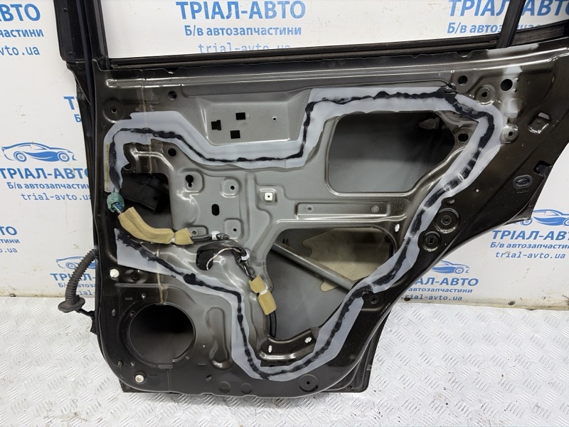 Дверь задняя правая X-Trail 2014-2021 T32 1.6 diesel R9M Дверь задняя правая X-Trail 2014-2021 T32 1.6 diesel R9M