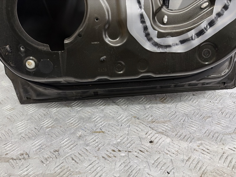 Дверь задняя правая X-Trail 2014-2021 T32 1.6 diesel R9M Дверь задняя правая X-Trail 2014-2021 T32 1.6 diesel R9M