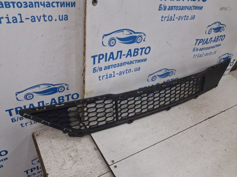 Решетка бампера центральная передняя Hyundai Tucson TL 1.7 diesel D4FD Решетка бампера центральная передняя Hyundai Tucson TL 1.7 diesel D4FD