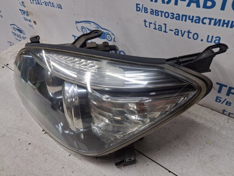 Фара левая Toyota RAV 4 A30 2.2 diesel 2ADFHV Фара левая Toyota RAV 4 A30 2.2 diesel 2ADFHV