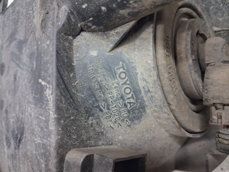 Фара правая RAV 4 2005-2016 A30 2.2 diesel 2ADFHV