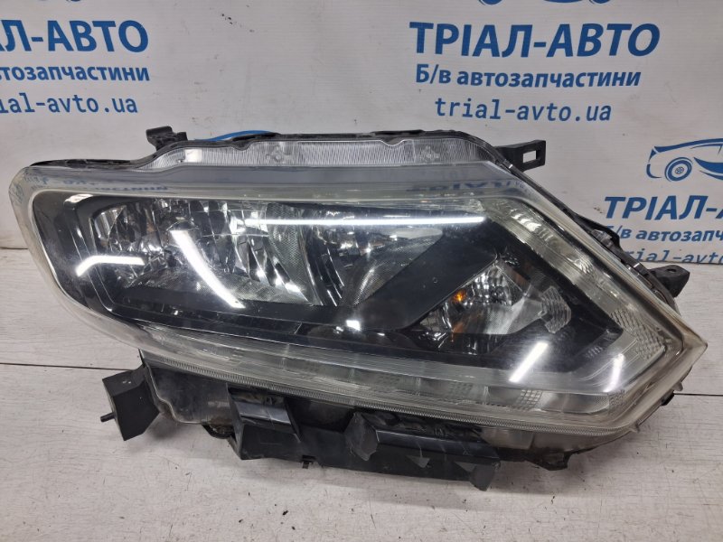 Запчасть фара правая Nissan X-Trail 2014-2021 T32 1.6 diesel R9M 260104CC0C Б/У Фара правая Nissan X-Trail 2014-2021 T32 1.6 diesel R9M 260104CC0C Б/У